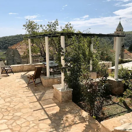 Holiday home Kastel Spanic *